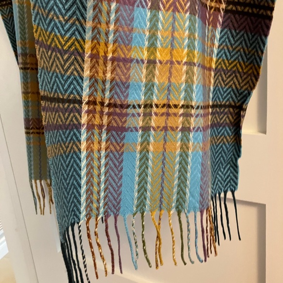 NWT pashmina - Picture 2 of 4